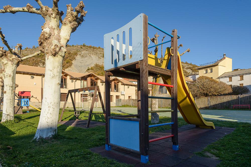 Imagen: Parque infantil en Yebra de Basa